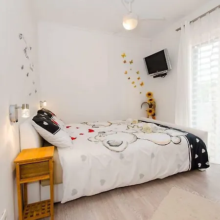 Apartment Lovely Suzy